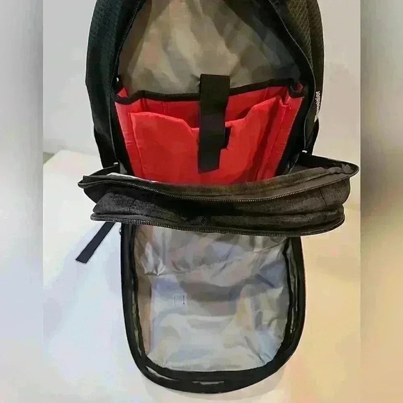 OGIO Black/Silver Excelsior Carry-On Commuter Backpack 13B1012 - Picture 2 of 7